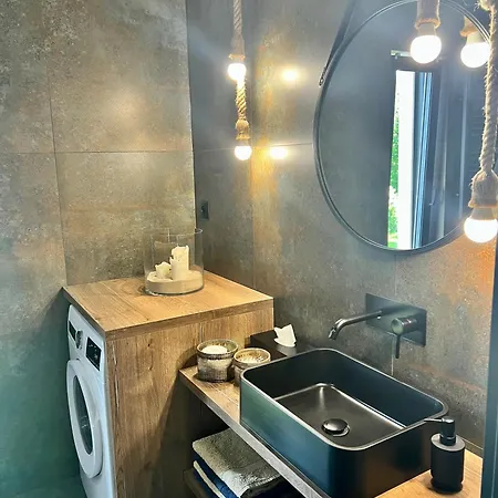 Silesia B129 アパート ウストロン